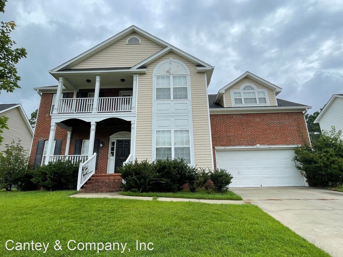 4 br, 2.5 bath House 1128 Walden Place Dr House for Rent in Elgin