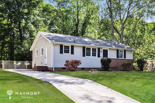 Building Photo - 2616 Shady Lawn Dr