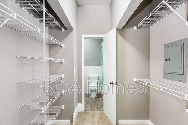 Foto del edificio - 913 Massachusetts Ave