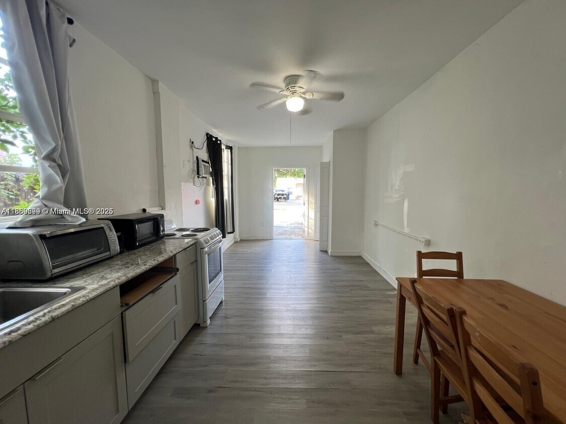 Foto principal - 2126 Arthur St