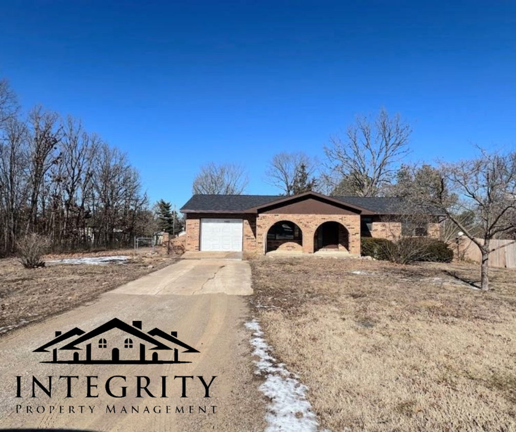 Primary Photo - Fenced Home Close to FLW!