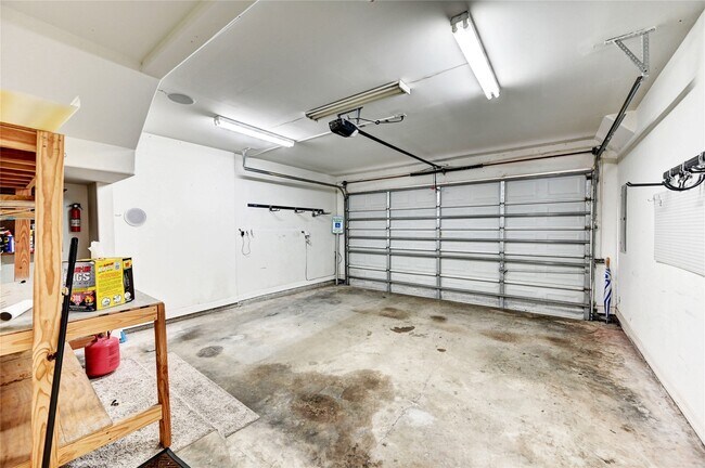 Building Photo - 5507 Darling St