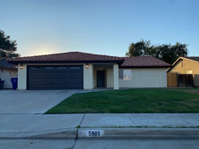 Foto del edificio - Gorgeous 3 BD 2 BA remodeled home availabl...
