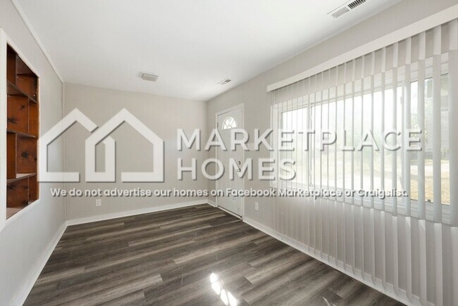 Foto del edificio - 7577 Westminster Ave