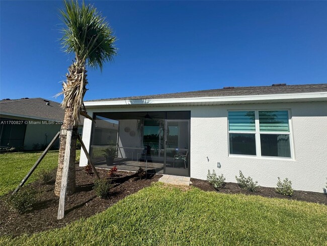 Building Photo - 44448 Palm Frond Dr