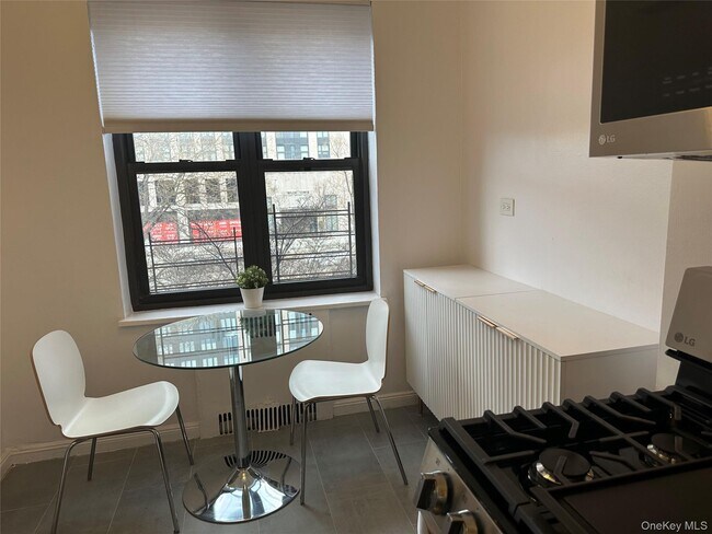 Foto del edificio - 98-76 Queens Blvd