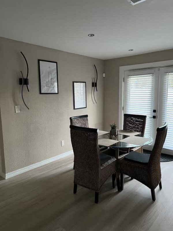 Foto del edificio - 4332 Key Largo Dr