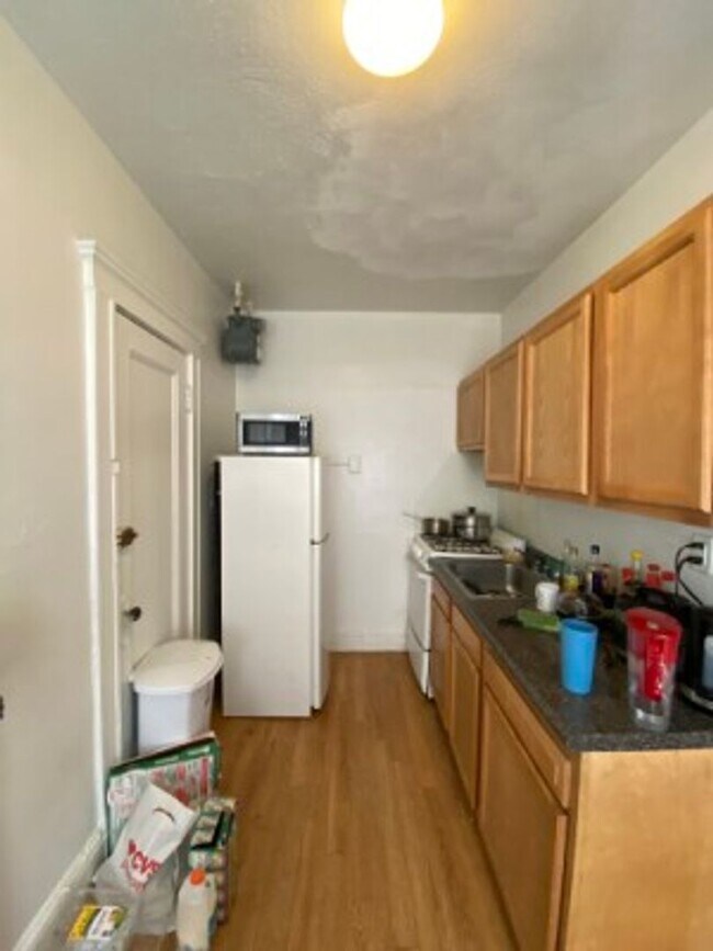 Foto del edificio - Allston 2 Bed Apt. - 9/1   NO FEE. H/HW Included.