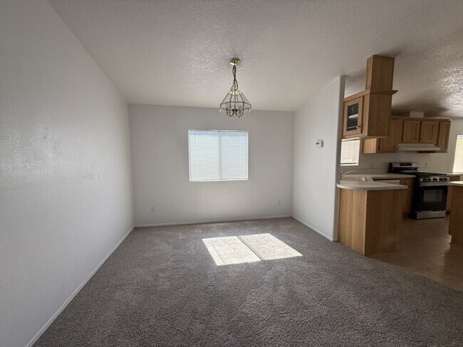 Foto del edificio - 3 bed 2 bath home with a large yard. BHCRE...