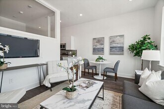 Building Photo - 813 N Broad St