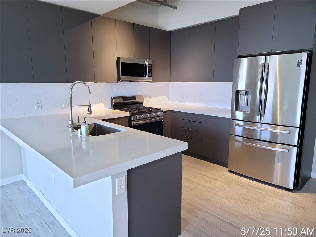 Foto principal - 353 E Bonneville Ave