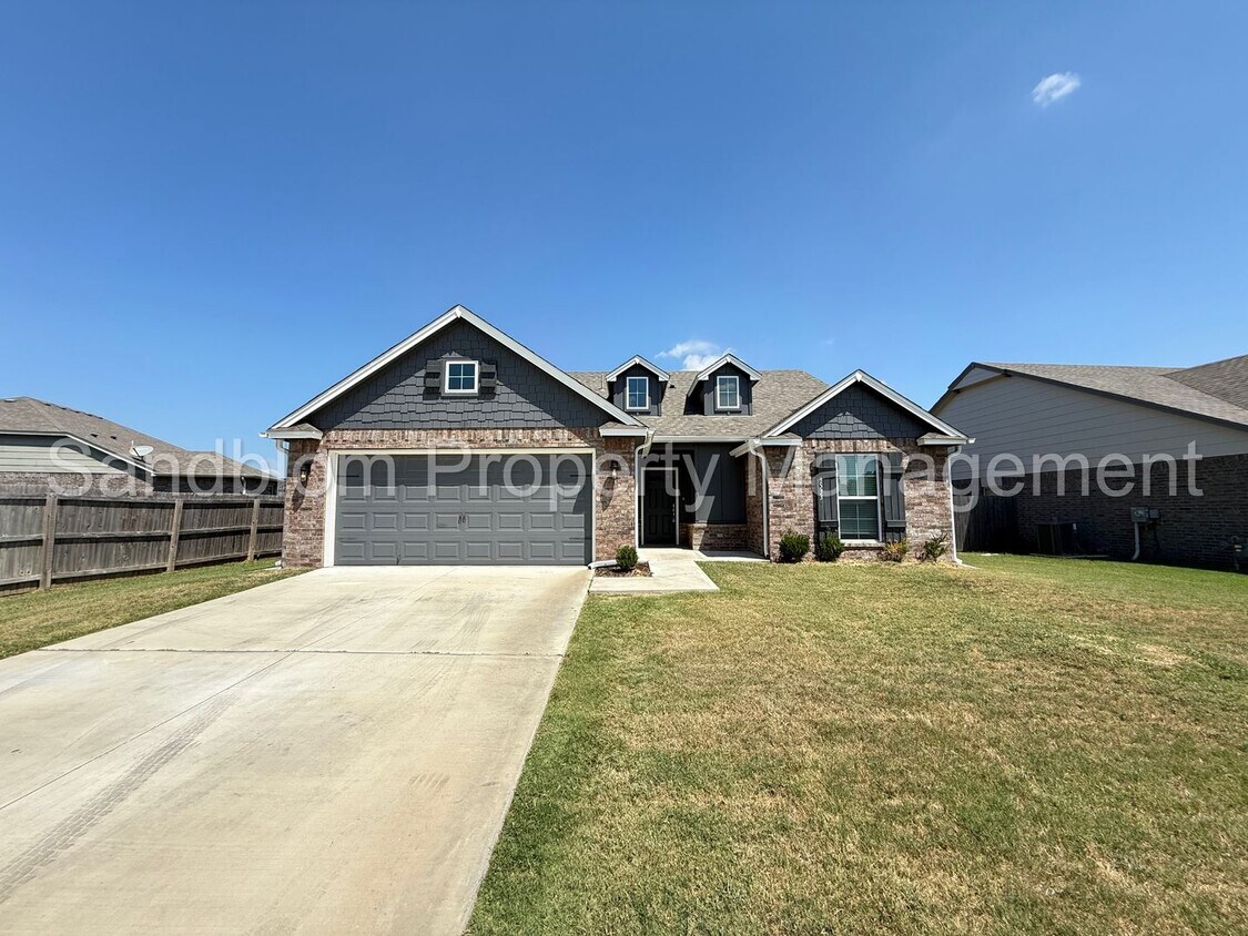 Foto principal - FOR LEASE | Bixby West | Available Now!