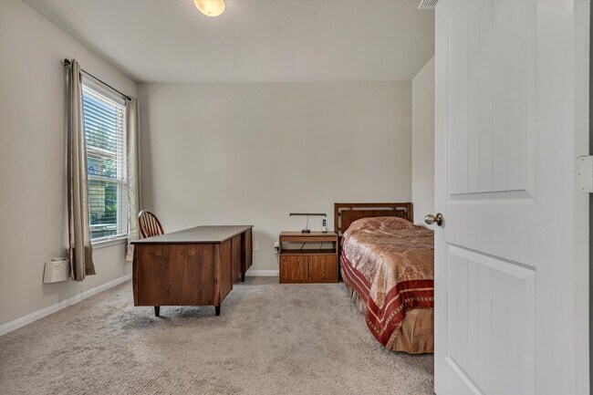 Foto del edificio - 711 Rolling Oak Dr