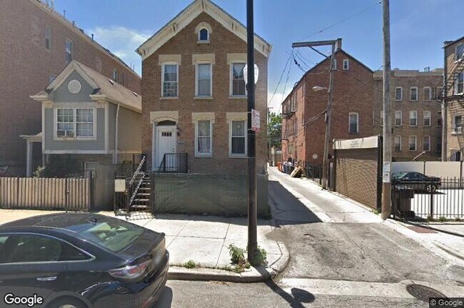 Foto del edificio - 1161 W 17th St