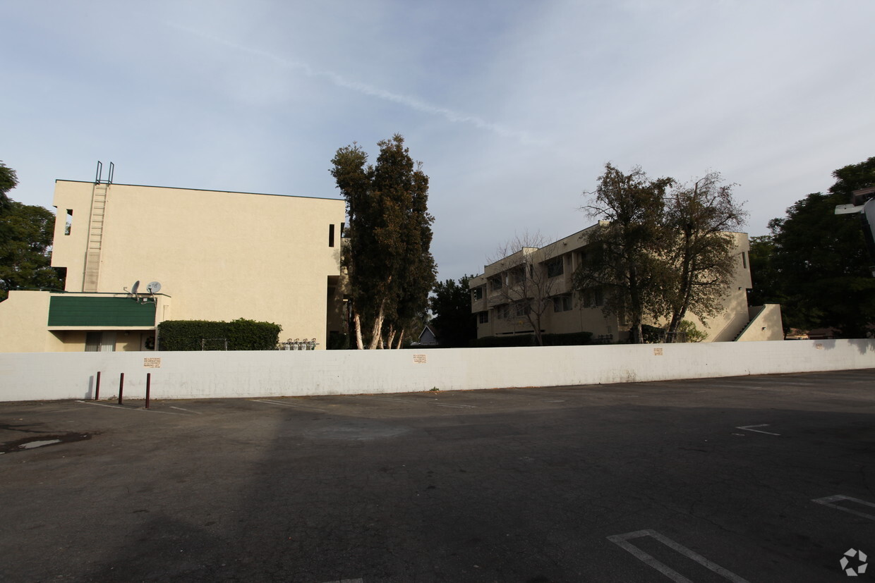 Building Photo - Conoga Park Apartments