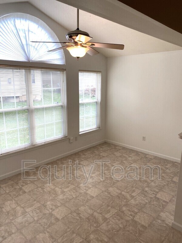 Foto del edificio - 1536 Old Ln Ave