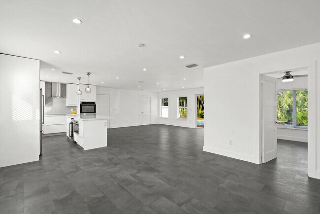 Building Photo - 1182 Beach Rd