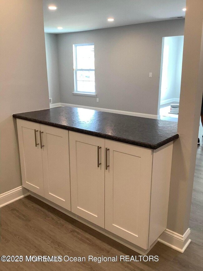 Foto del edificio - 506 Harding Rd