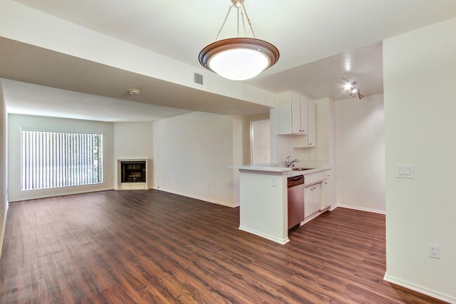 Building Photo - 5760 Laurel Canyon Blvd