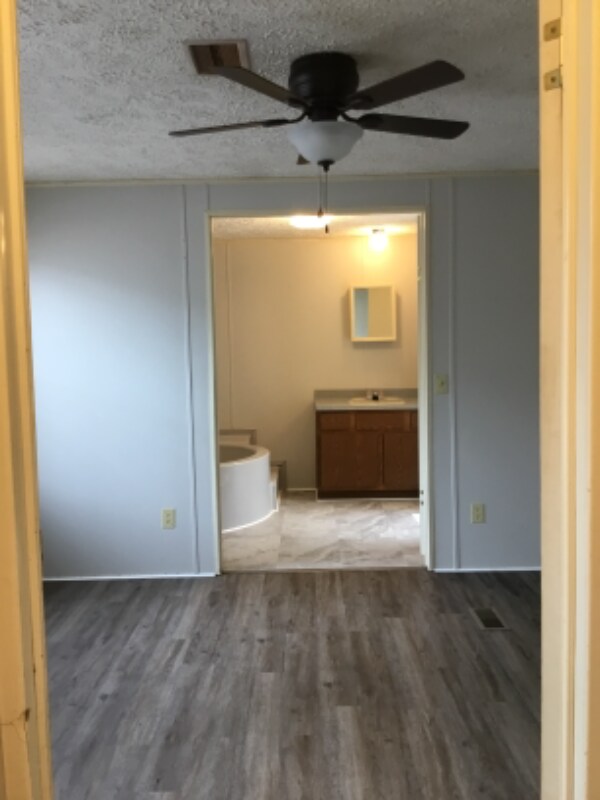 Building Photo - 1091 Jordan Rd