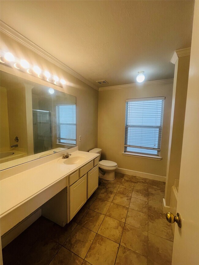 Foto del edificio - 11809 Longwood Garden Way