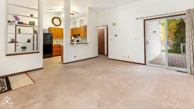 Building Photo - 2060 Navarone Dr