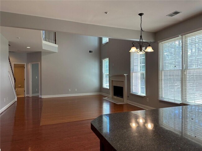 Foto del edificio - 669 Maple Grove Way