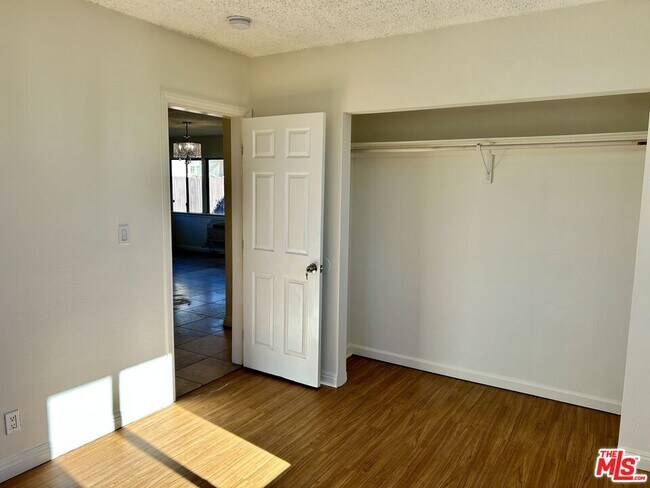 Foto del edificio - 12747 Bradley Ave