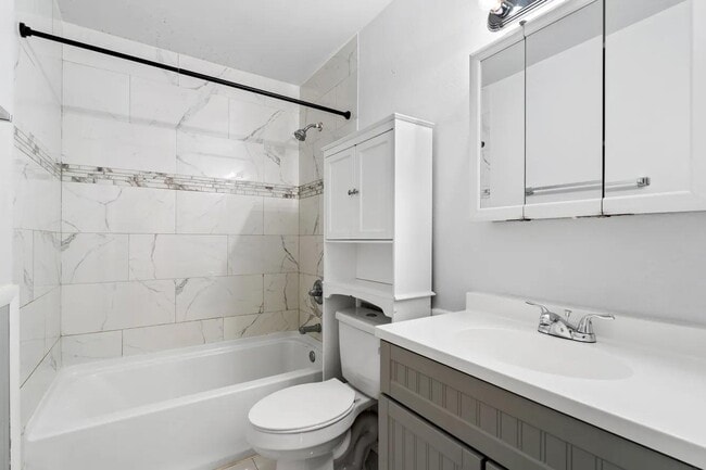 Foto del edificio - 408 Maplewood Dr