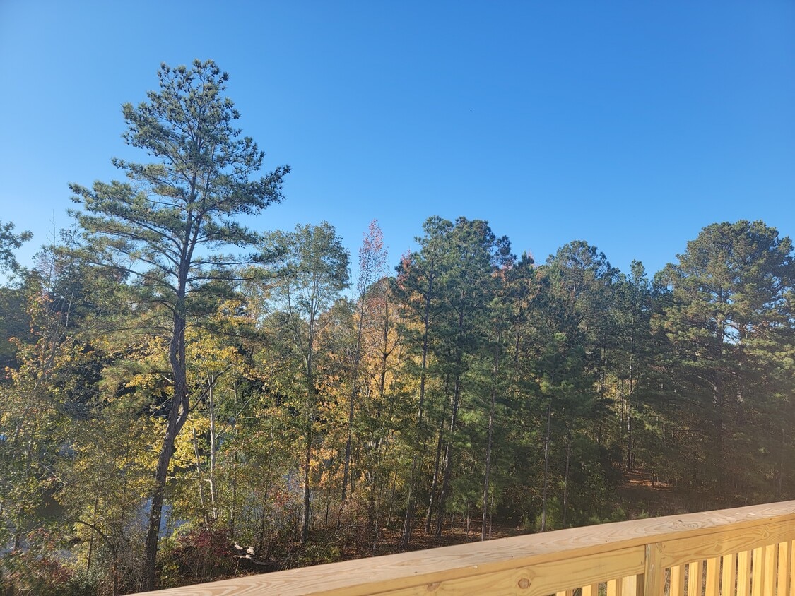 Building Photo - 2810 Farmhouse Dr