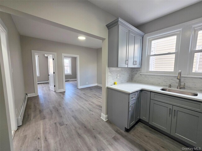 Foto del edificio - 147 Jericho Tpke