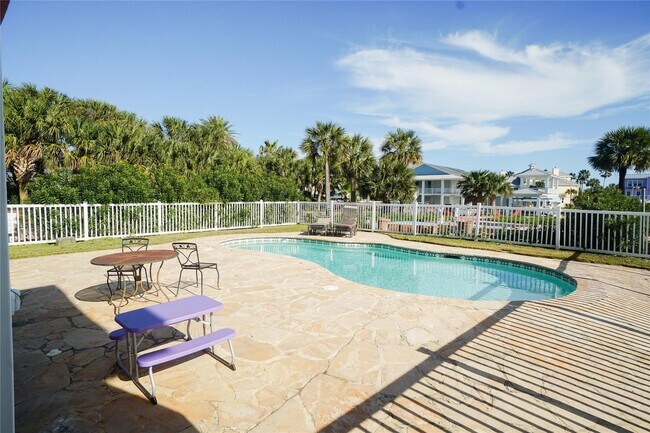Foto del edificio - 16619 Bayfront Dr