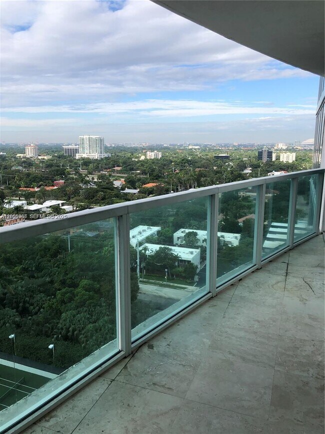 Foto del edificio - 2101 Brickell Ave