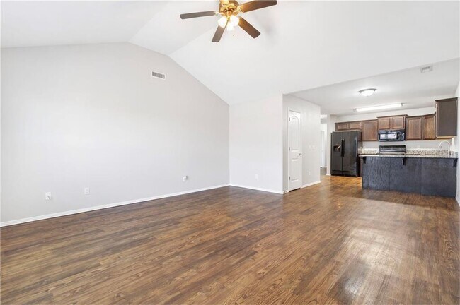 Building Photo - 103 Foxglove St