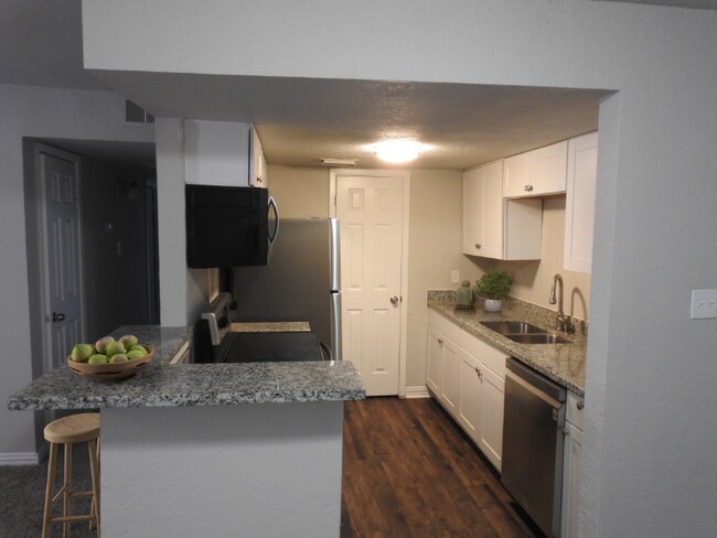 Foto del edificio - 327 W Hufsmith Rd