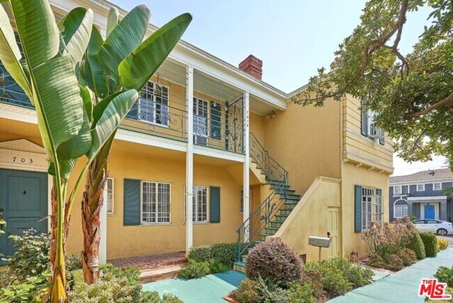 Building Photo - 703 Lorraine Blvd