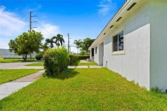 Building Photo - 580 Lee Dr