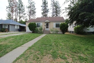 Building Photo - 924 E 39th Ave