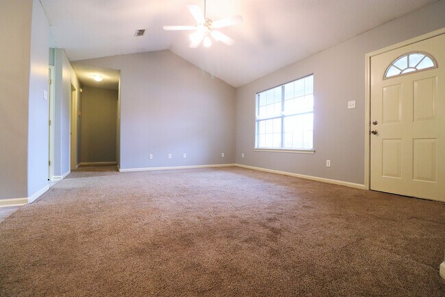 Sala de estar - 56 Timberwood Dr
