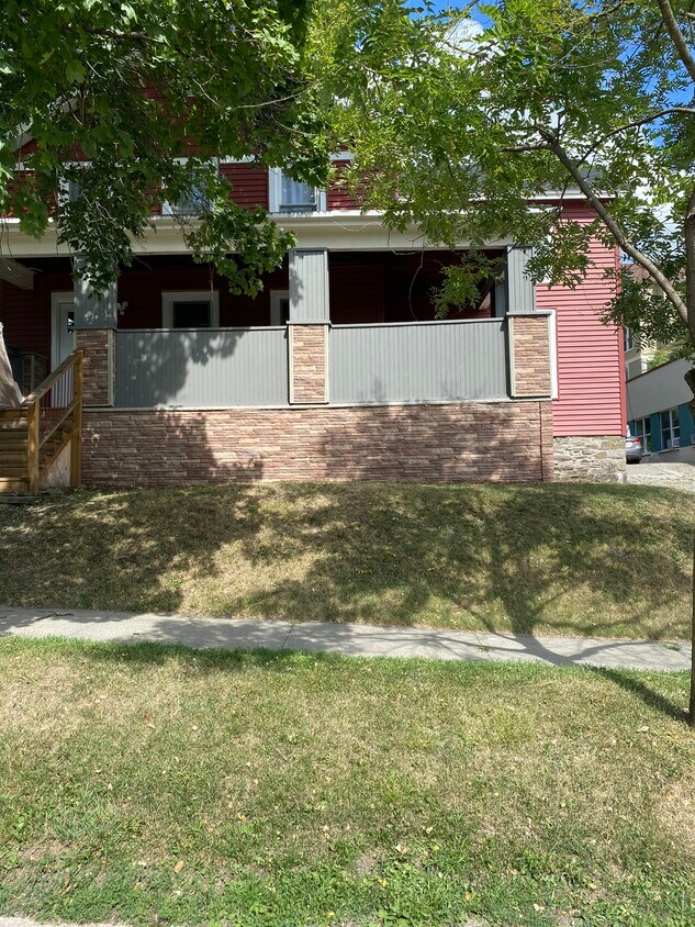 Foto principal - 233 Linden Ave