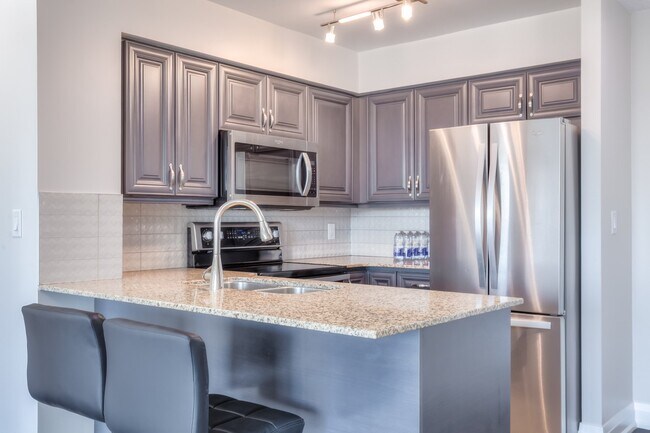 Photo du bâtiment - 18 Valley Woods Rd