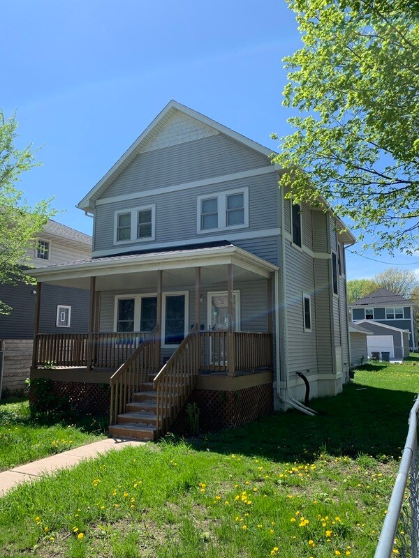 Foto principal - 2827 N Aldrich Ave
