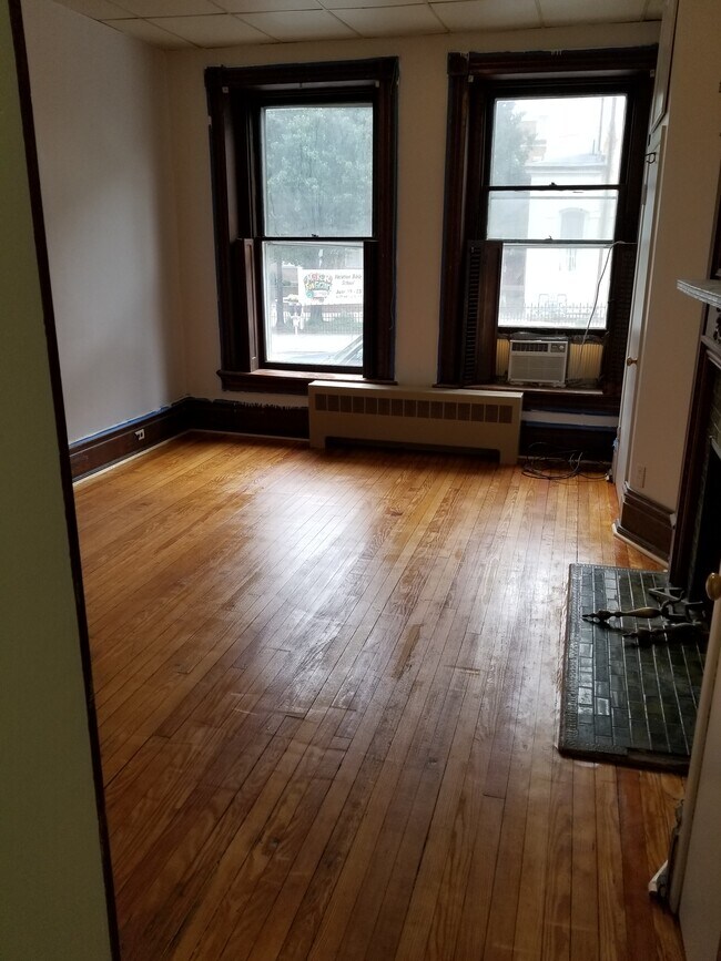 Living area - 130 South Potomac Street