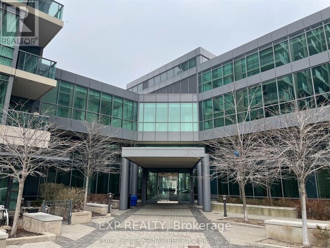 Photo du bâtiment - 205 Sherway Gardens Rd