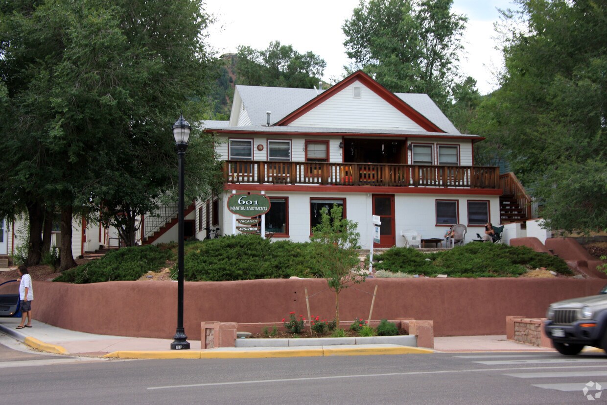 Primary Photo - 601 Manitou Ave