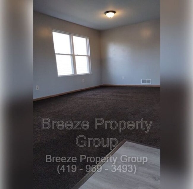 Building Photo - 205 W Chalmers Ave