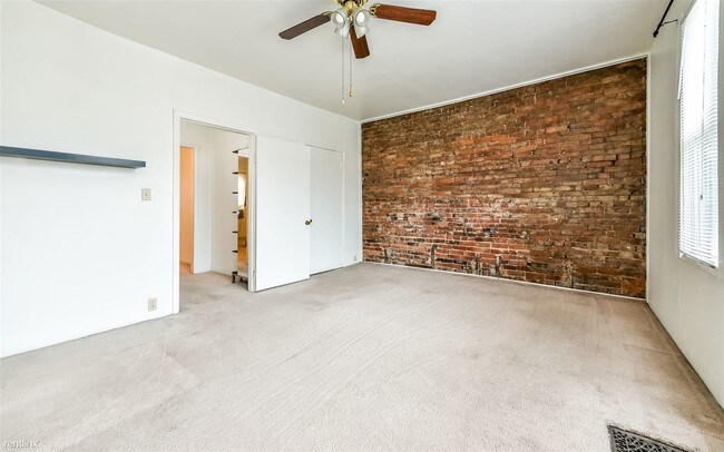 Building Photo - 709 Ivy St