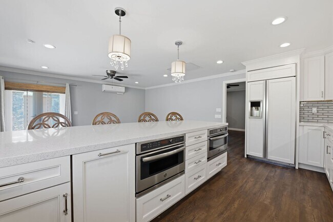 Foto del edificio - 1184 Devonshire Dr