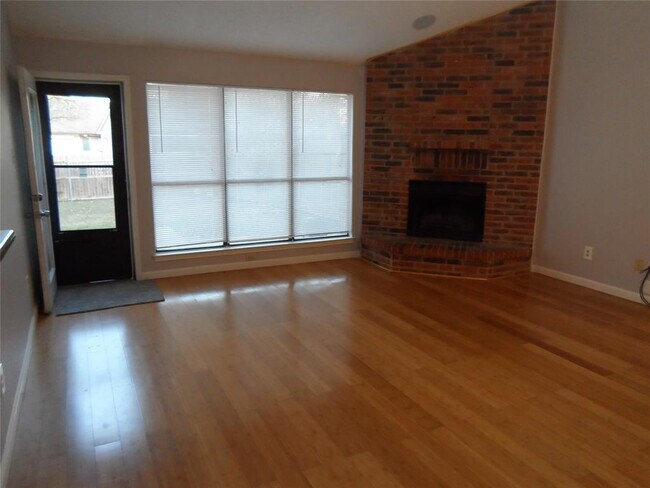 Foto del edificio - 7808 Slater Trail