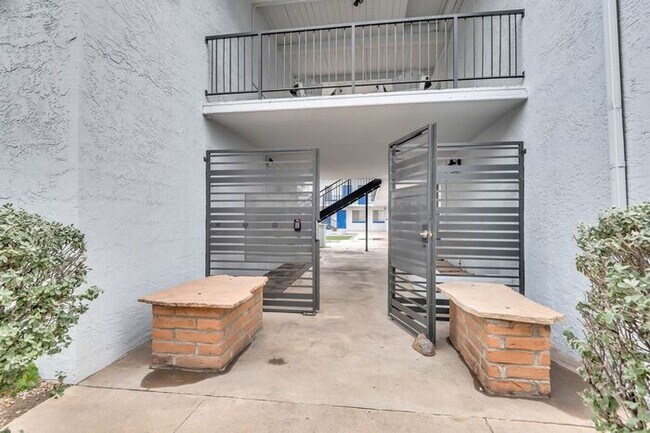 Foto del edificio - U of A Affordable housing!!! Affordable 2 ...